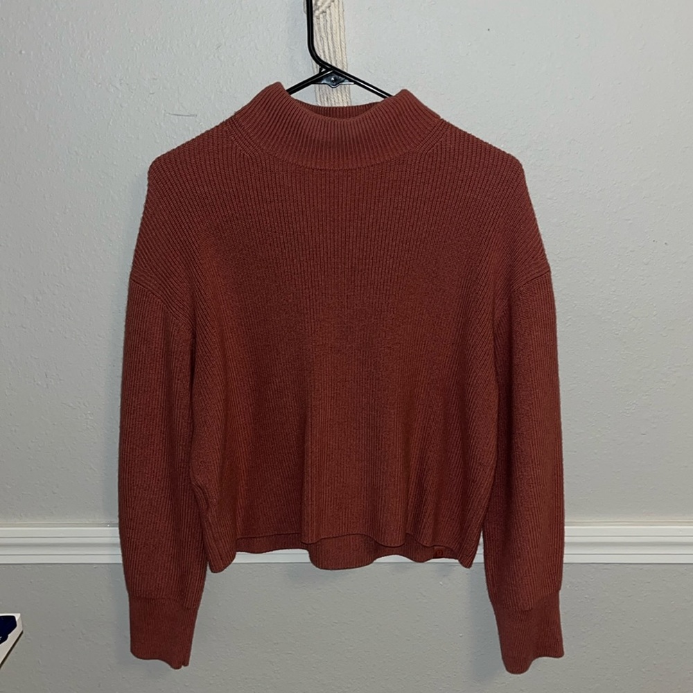 Lululemon sweater